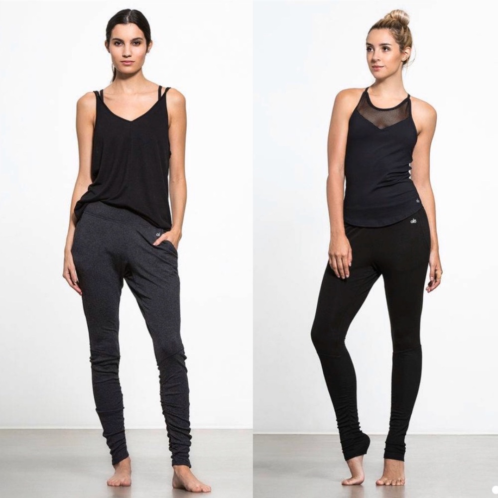 Alo Yoga Women’s Yan Sweat Pant In Charcoal Gray - Picture 7 of 9